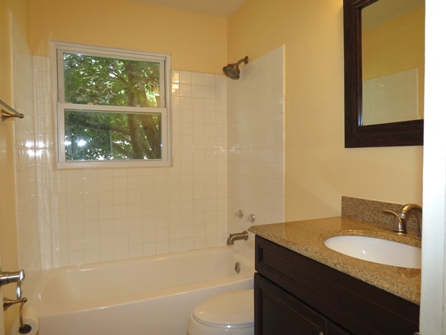 1005 Larkdale Row Wauconda, IL 60084 - Photo 10 of 24