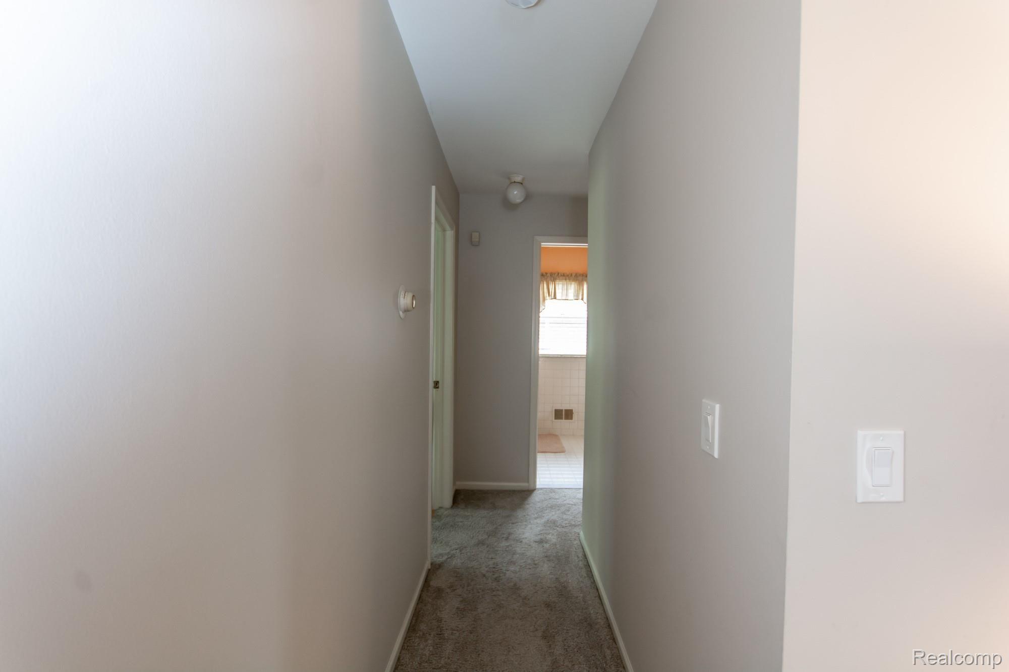 46656 Hanford Road Canton, MI 48187 - Photo 12 of 28 DSC_3264.jpg