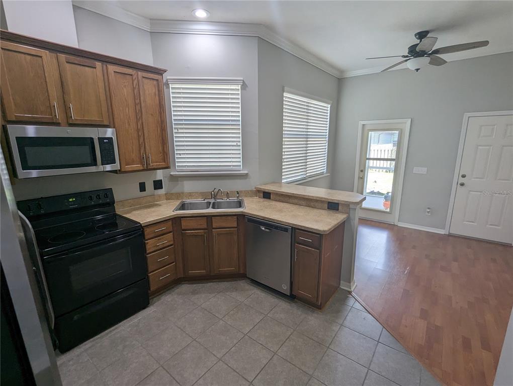 8608 Southwest 77th Avenue Gainesville, FL 32608 - Photo 12 of 40