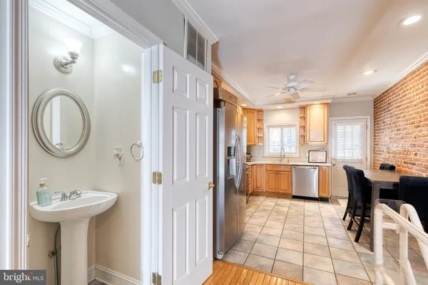 $2,900 | 607 South Streeper Street, Baltimore, MD 21224