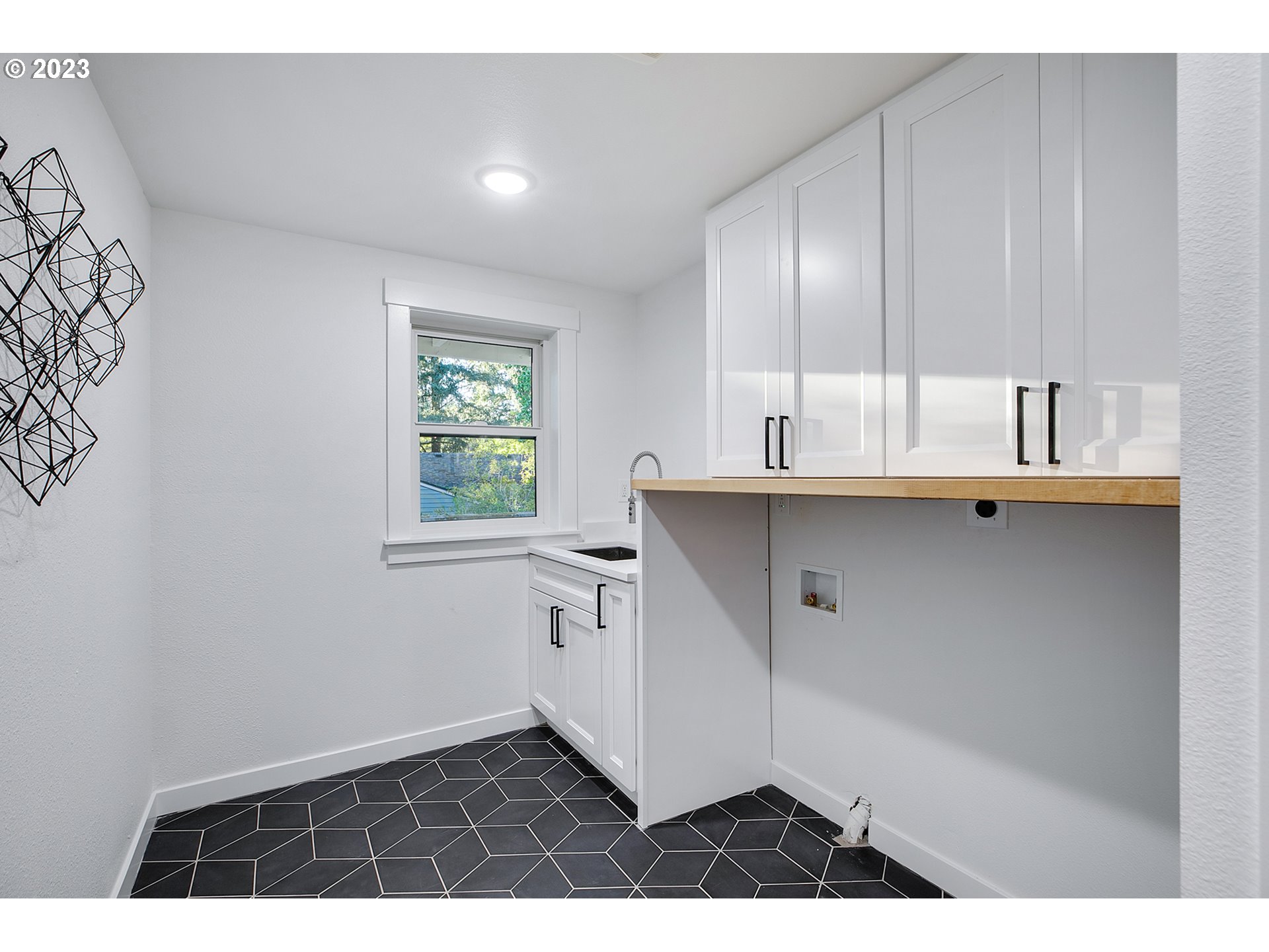 9906 Northwest Leahy Road Portland, OR 97229 - Photo 24 of 36