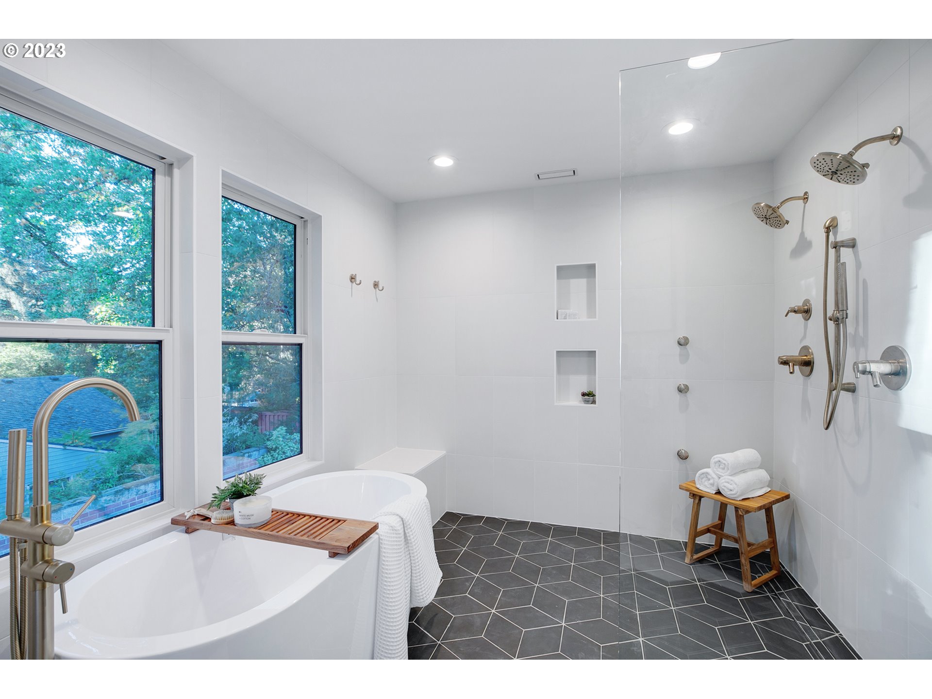 9906 Northwest Leahy Road Portland, OR 97229 - Photo 33 of 36