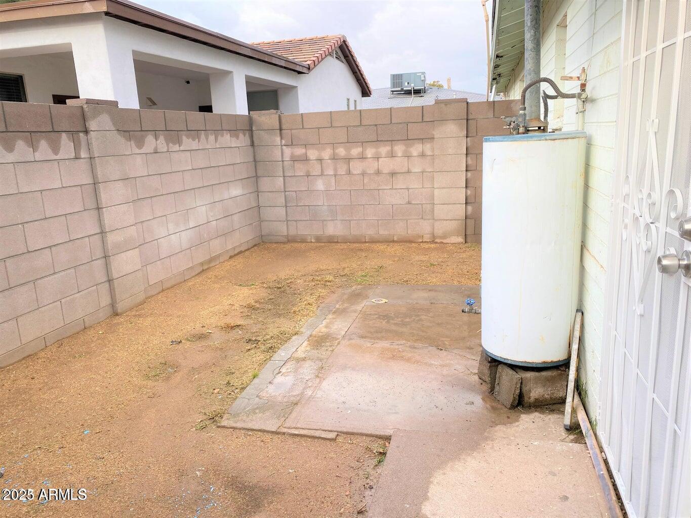 7532 North 21st Avenue, Unit 1 Phoenix, AZ 85021 - Photo 17 of 19 a view of a balcony