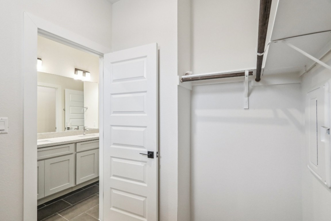 2600 Gattis School Road, Unit 1001 Round Rock, TX 78664 - Photo 21 of 36 a view of a walk in closet