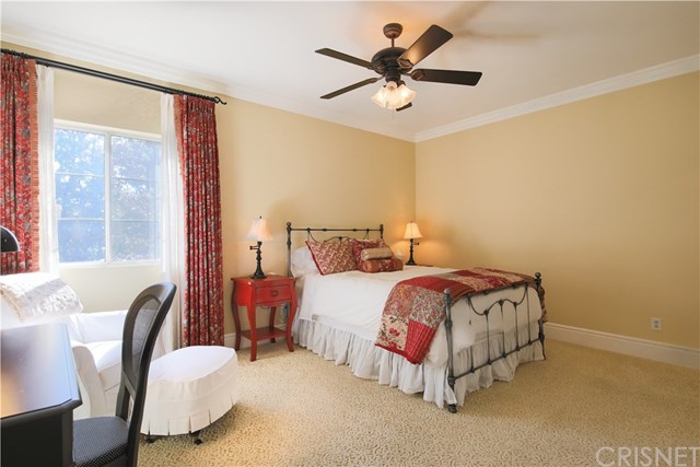 26801 Cezanne Lane Valencia, CA 91355 - Photo 35 of 49