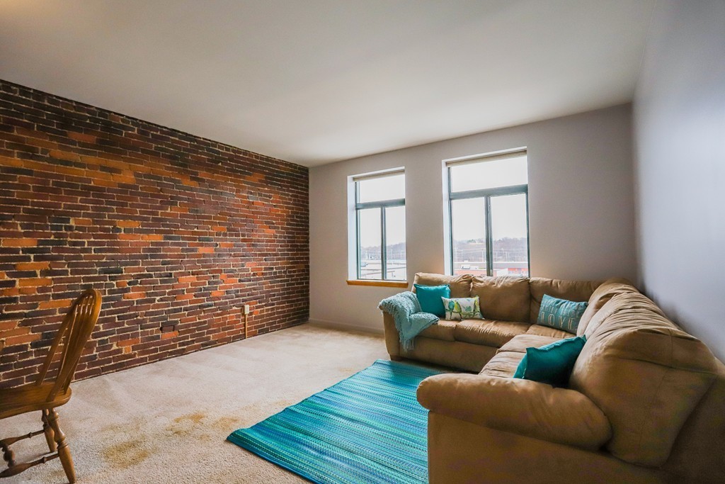 315 Rantoul Street, Unit 303 Beverly, MA 01915 - Photo 9 of 26 Gallery Image 9