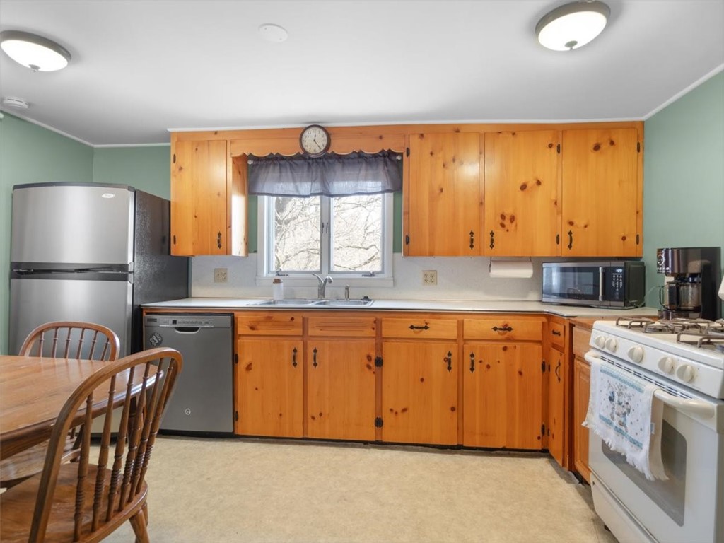 4766 Williamson Road Marion, NY 14505 - Photo 15 of 50