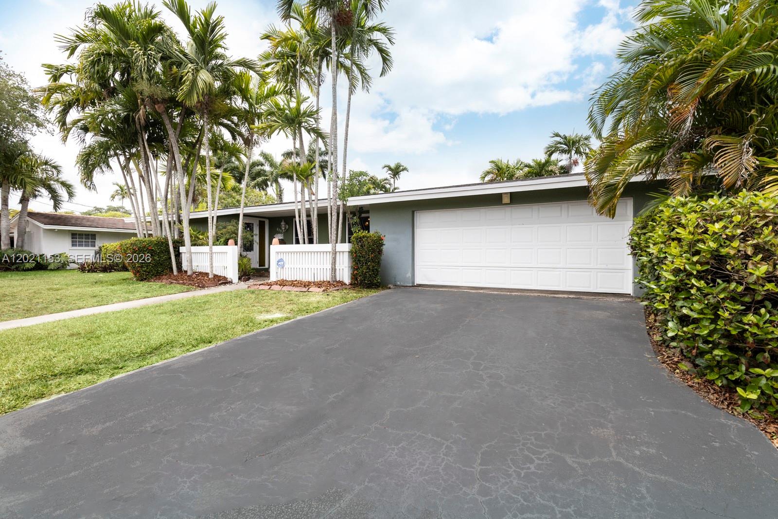 8791 Southwest 85th Street Miami, FL 33173 - Photo 5 of 33