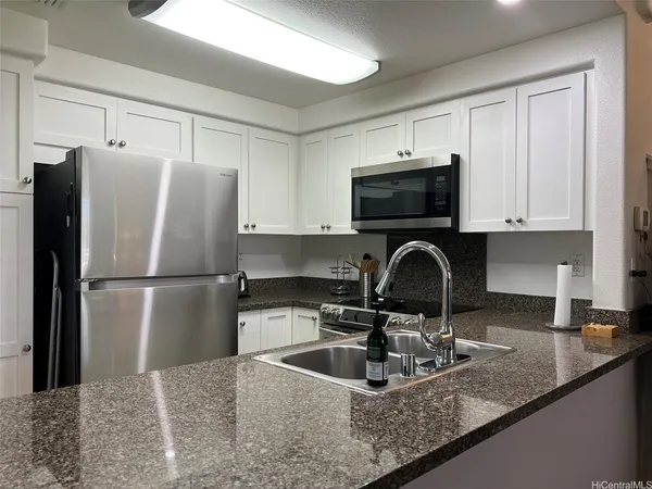 $5,250 | 92-1524 Ali'inui Drive, Unit 2408, Kapolei, HI 96707