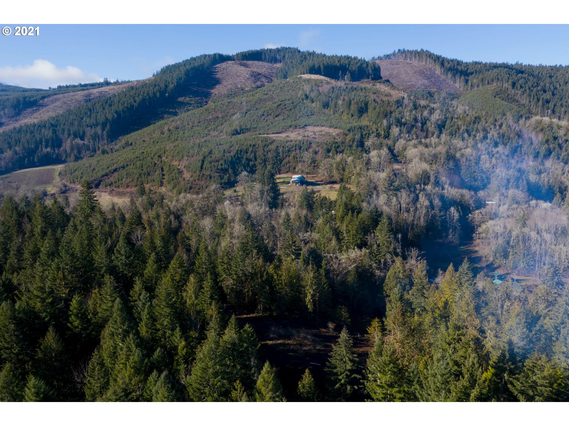 0 Minnow Creek Road Lowell, OR 97452 - Photo 7 of 27 a view of a city with mountain