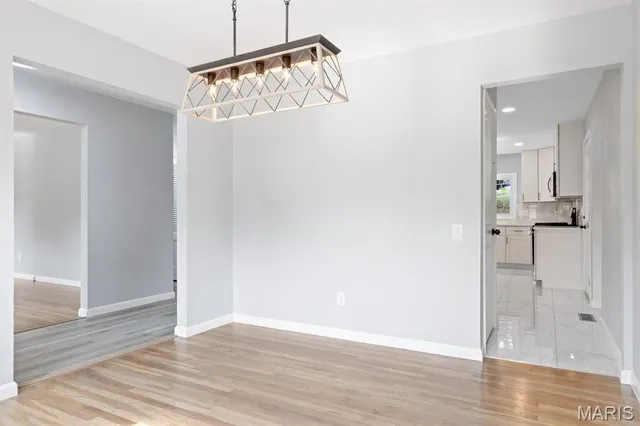 $449,900 | 815 Ariege Drive, Creve Coeur, MO 63141