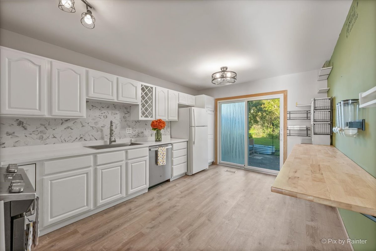 44 Silver Tree Circle Cary, IL 60013 - Photo 9 of 28 Gallery Image 9