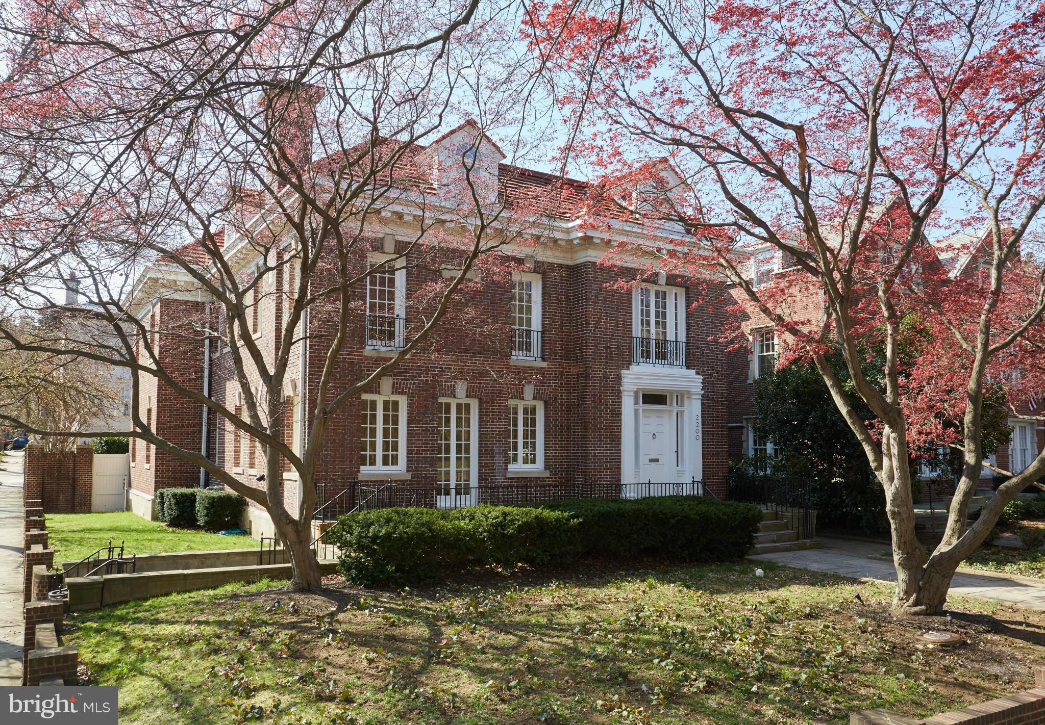 Exterior (Front)
