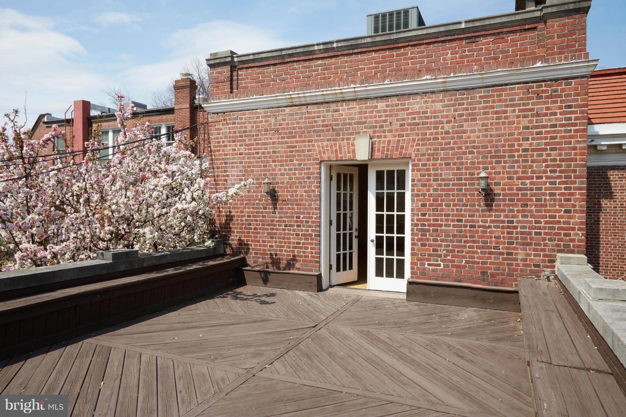 2200 Kalorama Road Northwest Washington, DC 20008 - Photo 23 of 28 Balcony