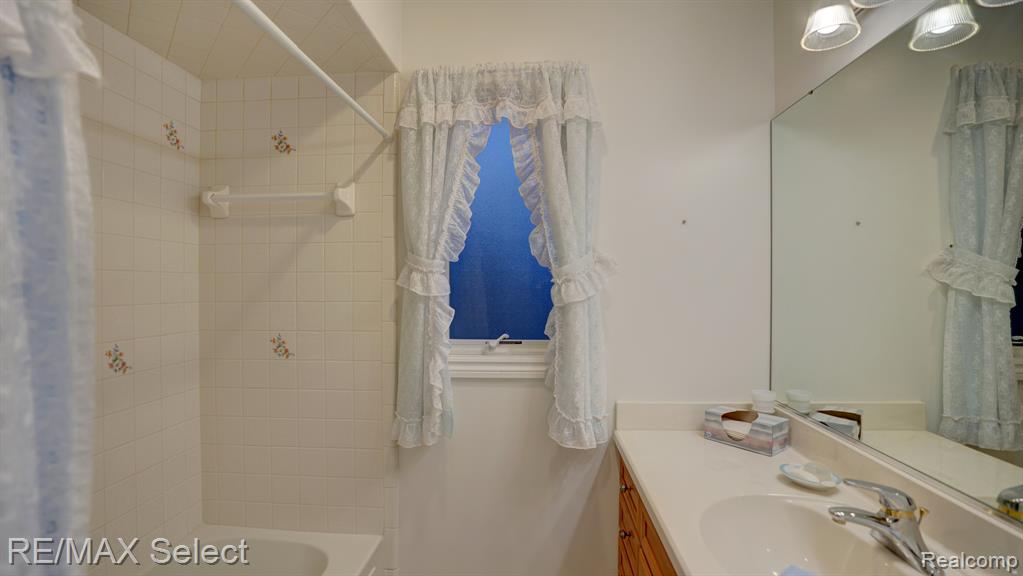 2217 Miller Road Flint, MI 48503 - Photo 23 of 28
