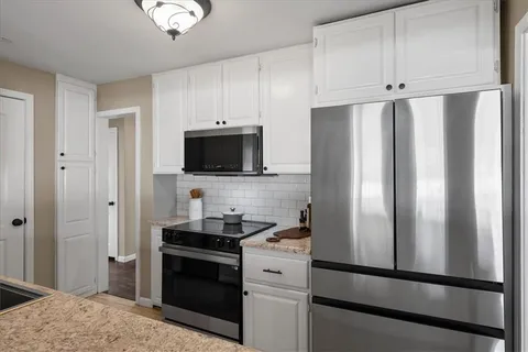 $339,950 | 7641 Antioch Road, Overland Park, KS 66204