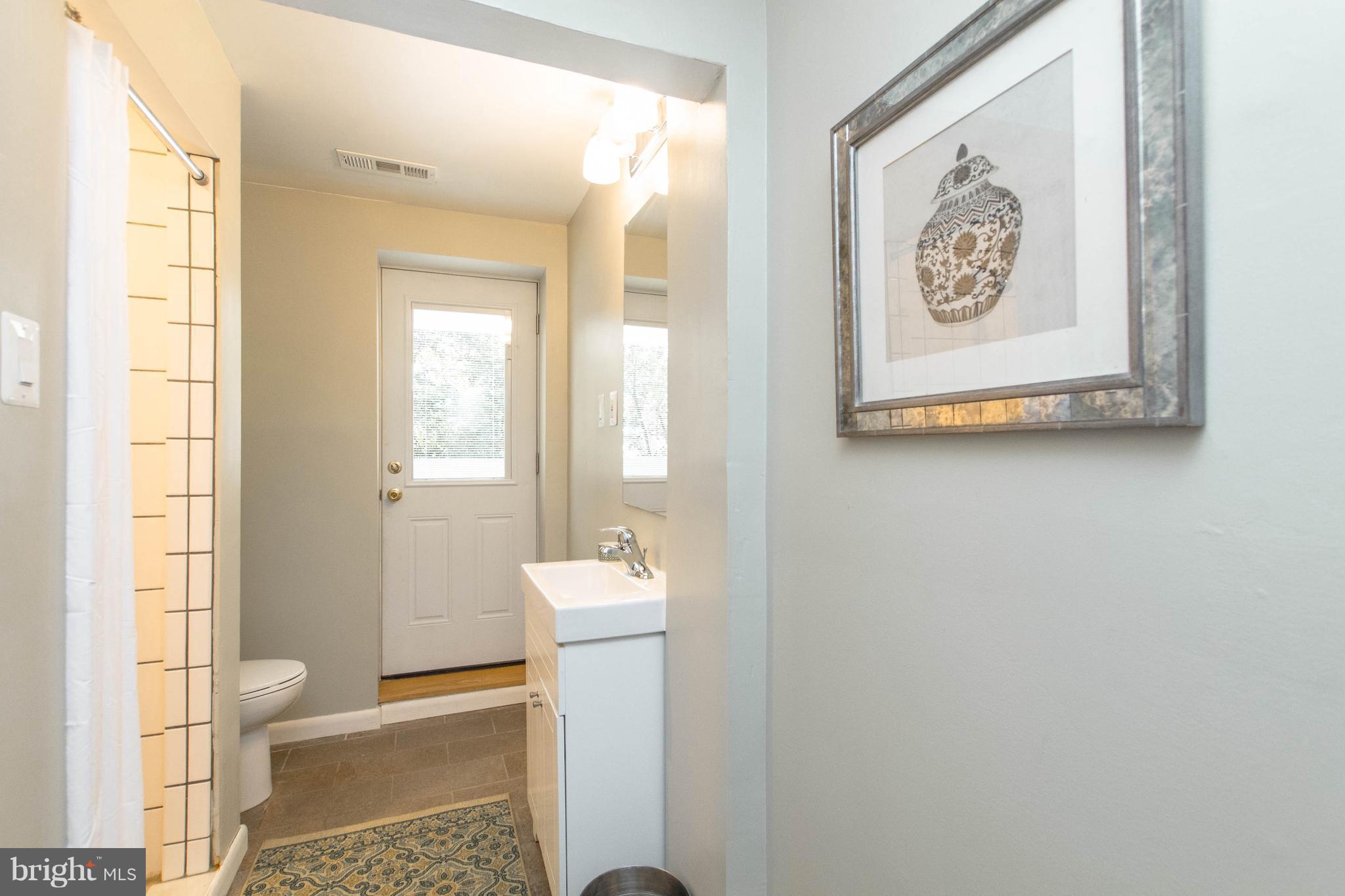 10 Burnbrae Road Towson, MD 21204 - Photo 25 of 30 Full bath in lower level- access to pool