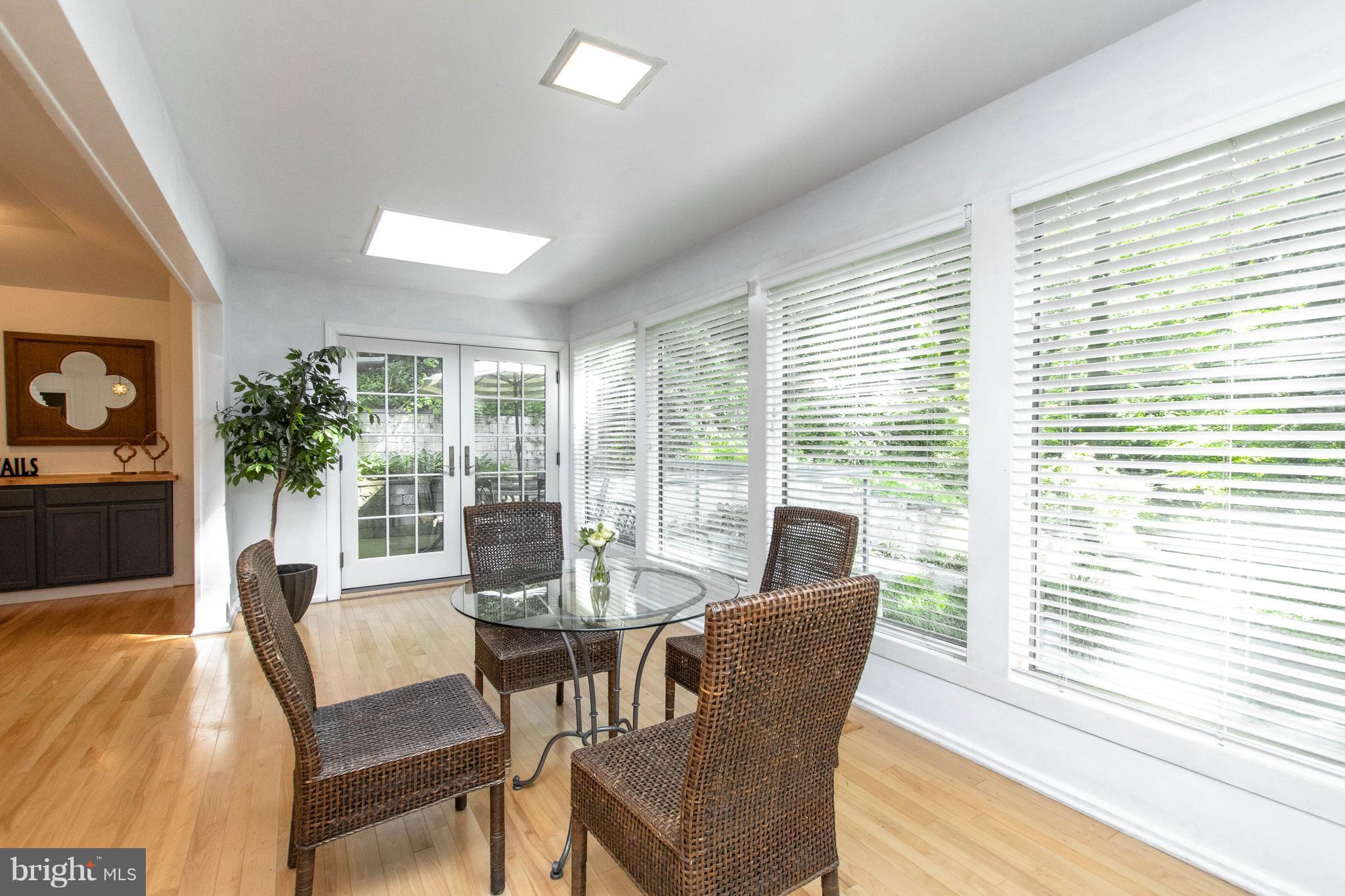 10 Burnbrae Road Towson, MD 21204 - Photo 8 of 30 Dining area