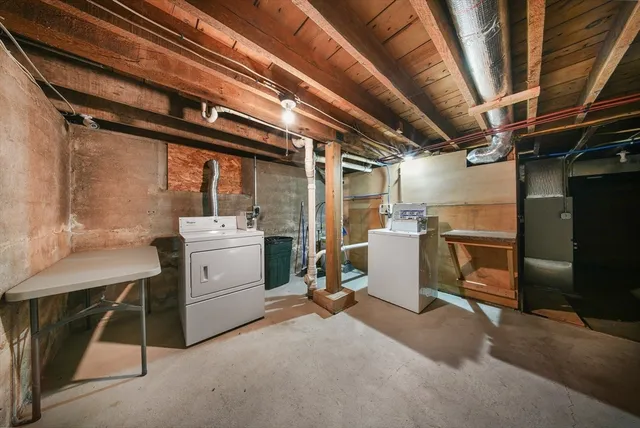 $1,700 | 16 Bellevue Avenue, Unit 4, Brockton, MA 02302