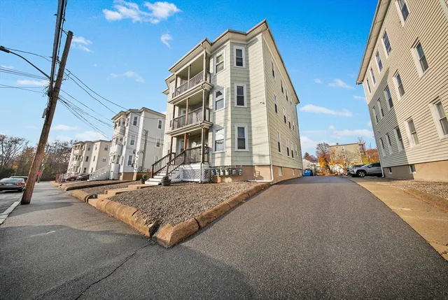 $1,700 | 16 Bellevue Avenue, Unit 4, Brockton, MA 02302