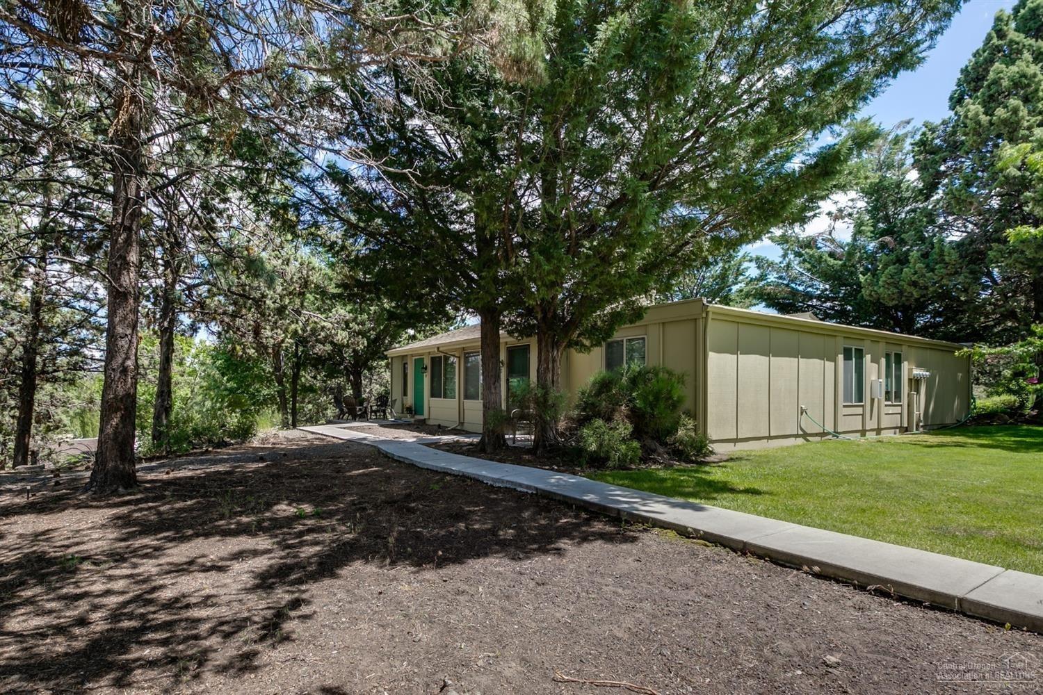 1700 Northeast Wells Acres Road, Unit 37 Bend, OR 97701 - Photo 2 of 22 Gallery Image 2
