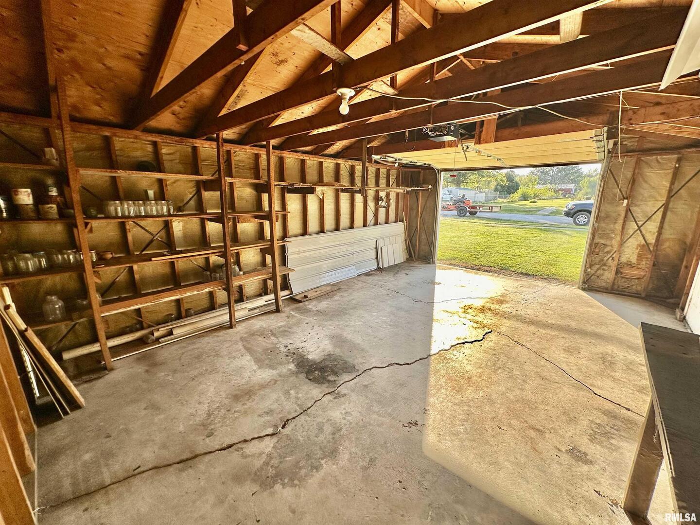 527 Washington Street Southwest Clay City, IL 62824 - Photo 12 of 41