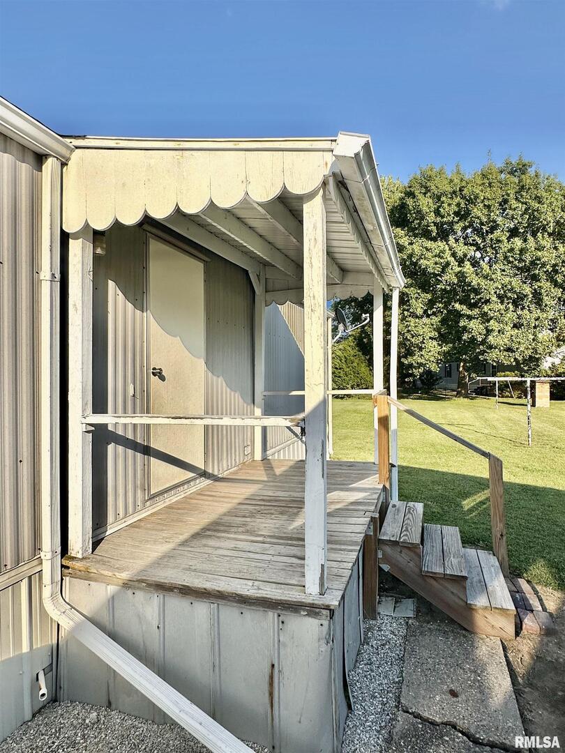 527 Washington Street Southwest Clay City, IL 62824 - Photo 14 of 41