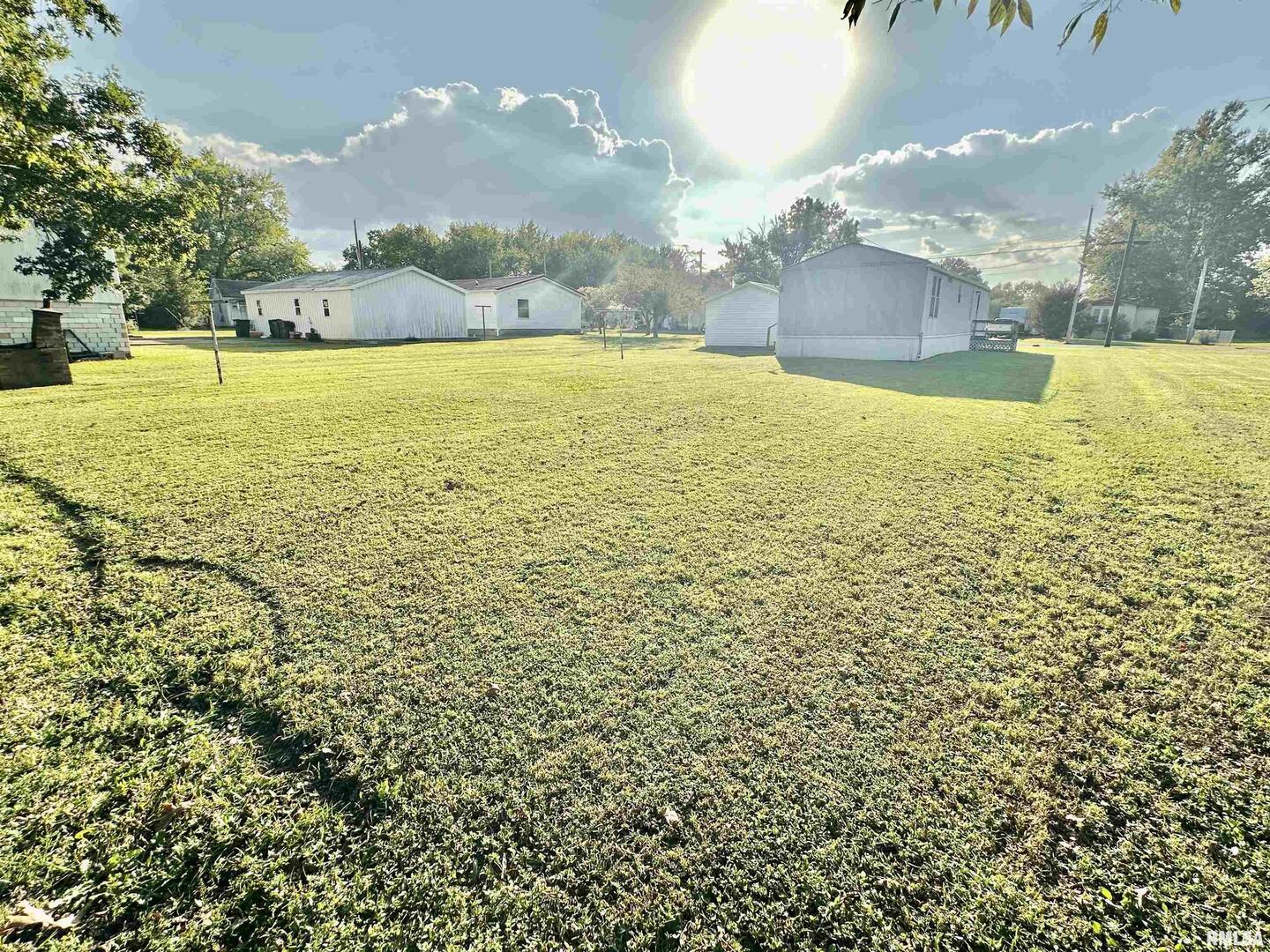 527 Washington Street Southwest Clay City, IL 62824 - Photo 16 of 41