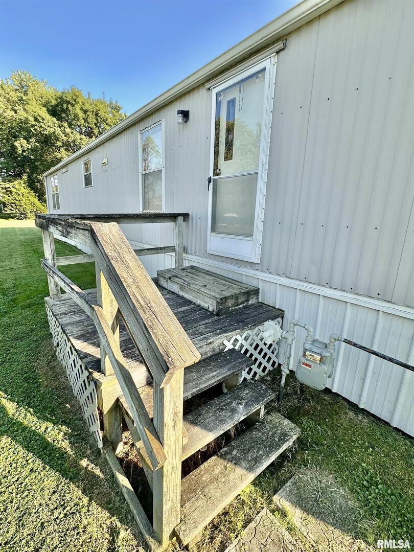 527 Washington Street Southwest Clay City, IL 62824 - Photo 20 of 41