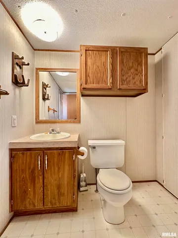 $64,900 | 527 Washington Street Southwest, Clay City, IL 62824