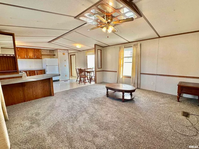 $64,900 | 527 Washington Street Southwest, Clay City, IL 62824