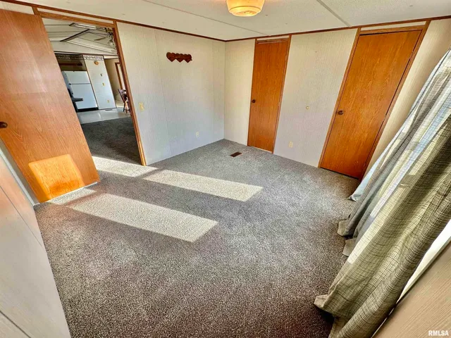 $64,900 | 527 Washington Street Southwest, Clay City, IL 62824