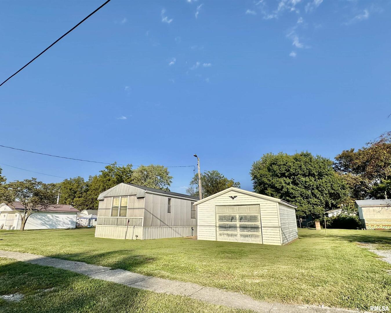 527 Washington Street Southwest Clay City, IL 62824 - Photo 41 of 41