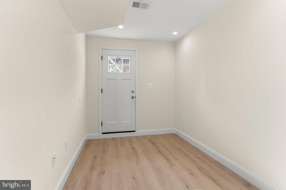 325 V Street Northeast Washington, DC 20002 - Photo 15 of 34