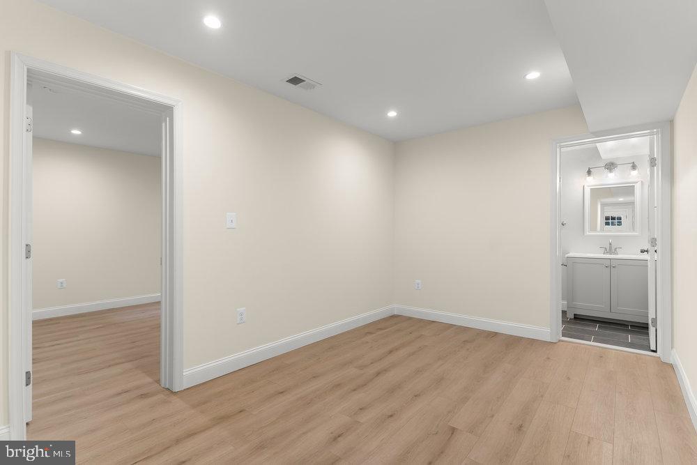 325 V Street Northeast Washington, DC 20002 - Photo 16 of 34