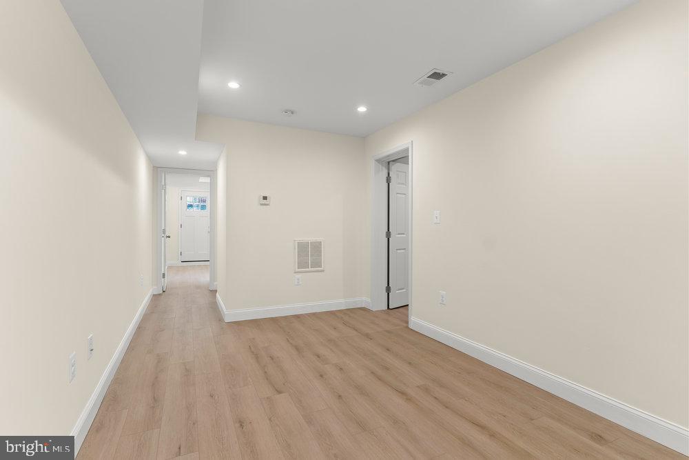 325 V Street Northeast Washington, DC 20002 - Photo 17 of 34