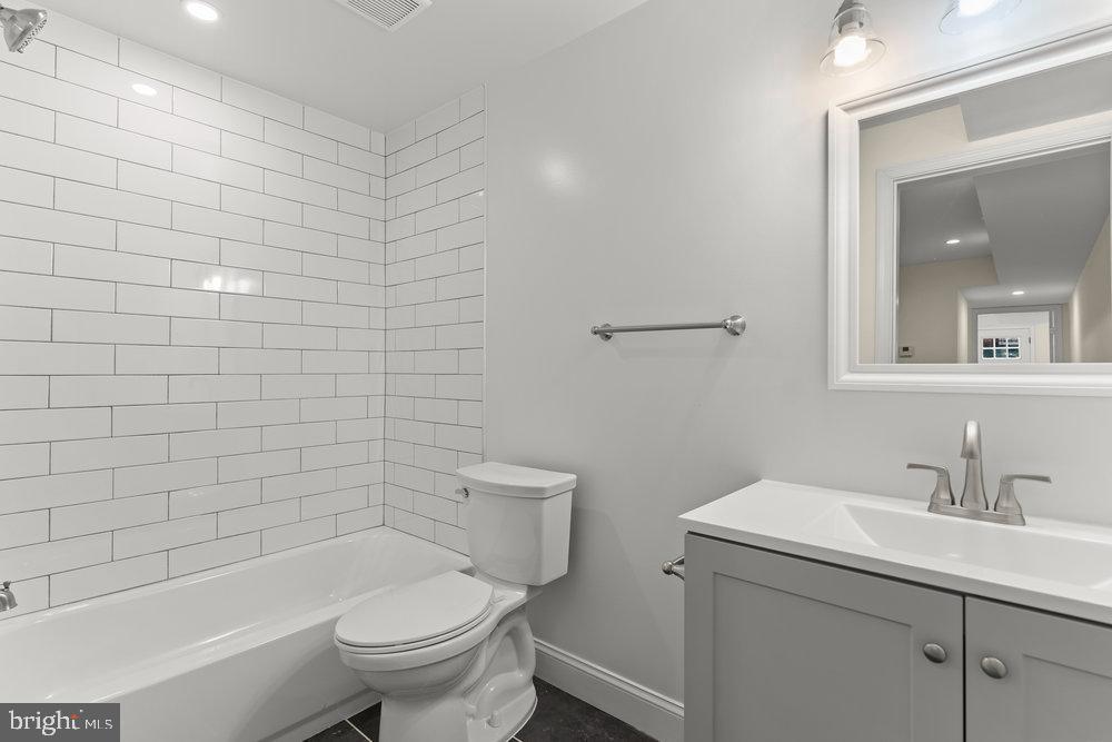 325 V Street Northeast Washington, DC 20002 - Photo 18 of 34