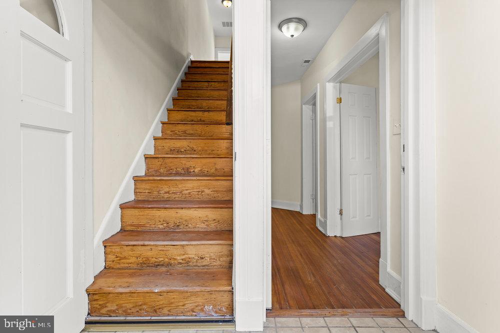325 V Street Northeast Washington, DC 20002 - Photo 2 of 34