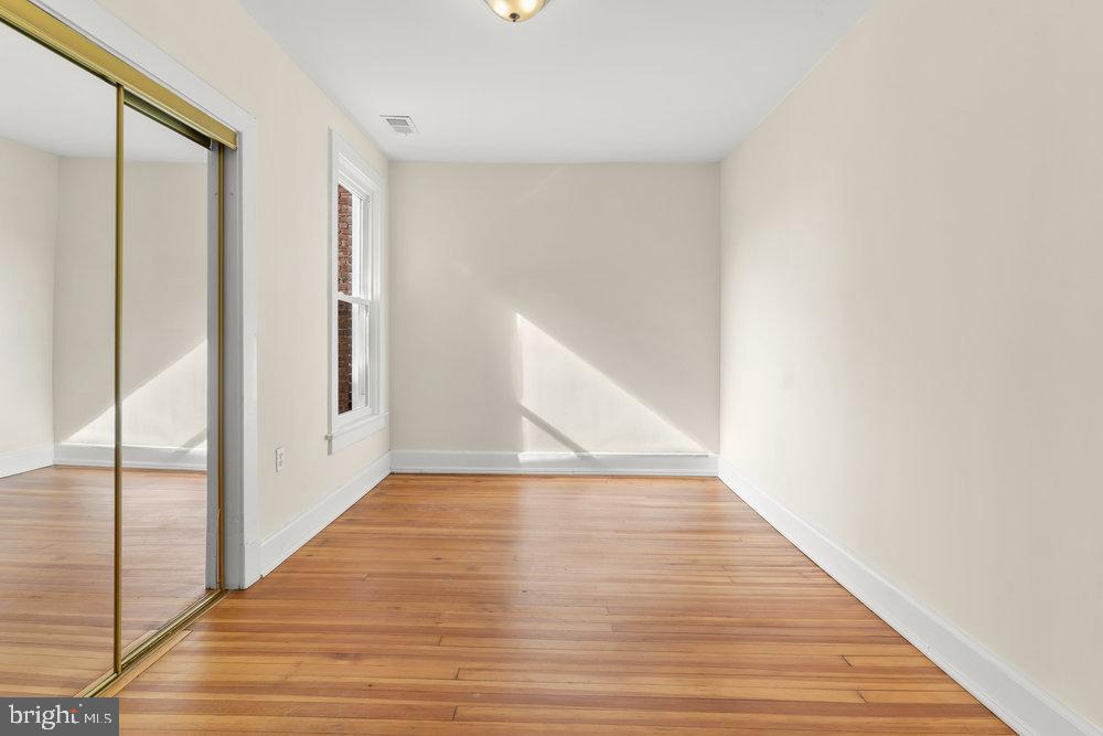 325 V Street Northeast Washington, DC 20002 - Photo 21 of 34