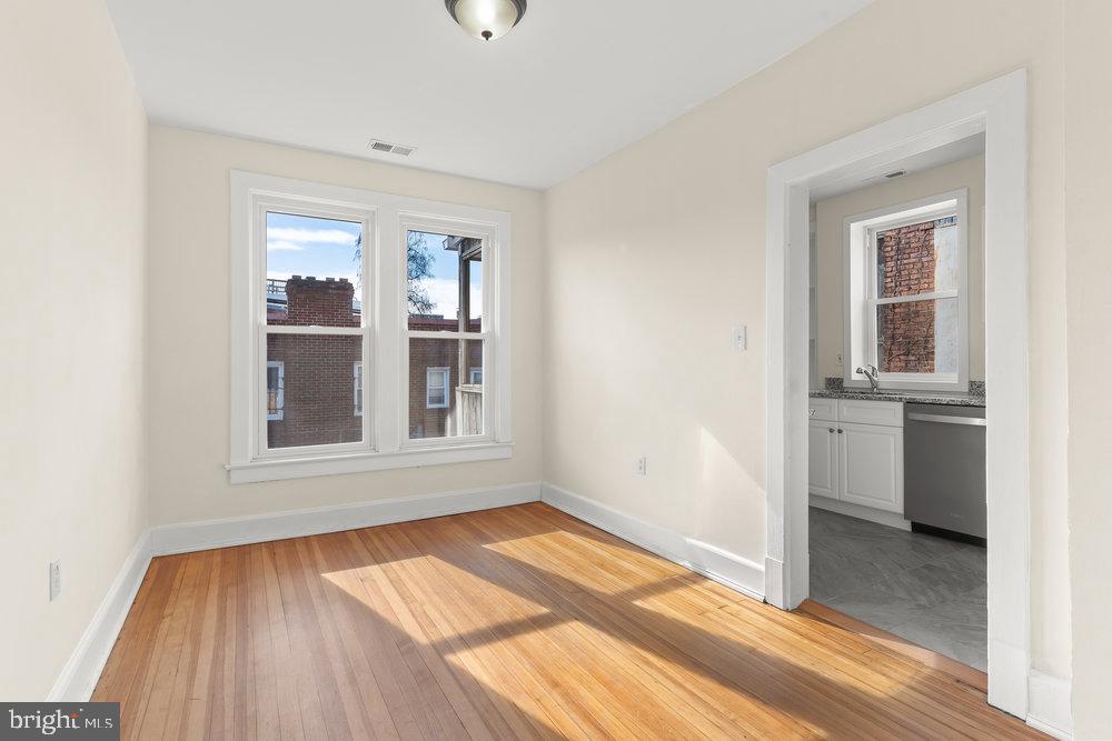 325 V Street Northeast Washington, DC 20002 - Photo 27 of 34