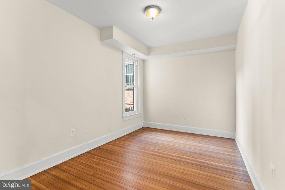 325 V Street Northeast Washington, DC 20002 - Photo 5 of 34