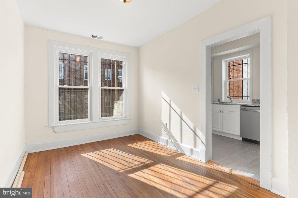 325 V Street Northeast Washington, DC 20002 - Photo 8 of 34