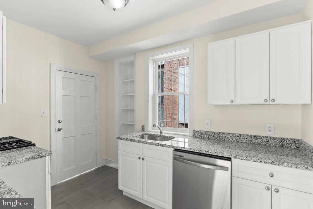 325 V Street Northeast Washington, DC 20002 - Photo 10 of 34