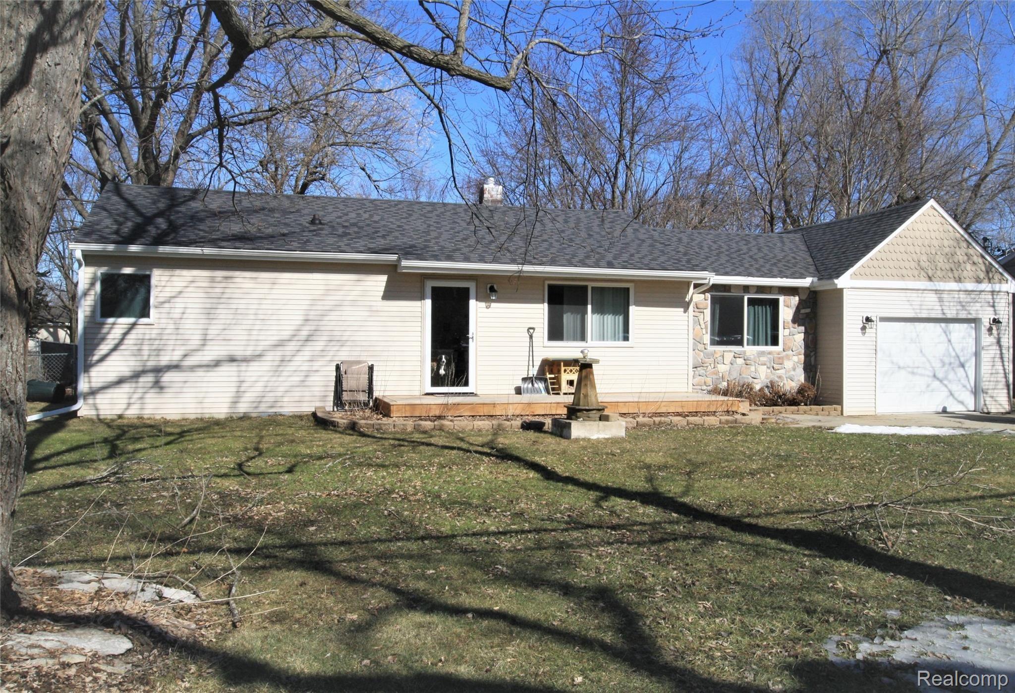 6067 East Pierson Road Flint, MI 48506 - Photo 1 of 24 IMG_4961.JPG