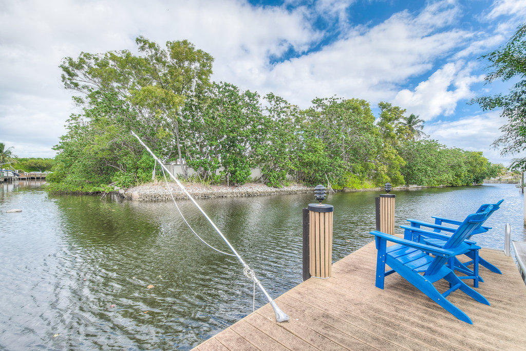 22 Teach Road Palm Beach Gardens, FL 33410 - Photo 20 of 23 Dock & Waterfront