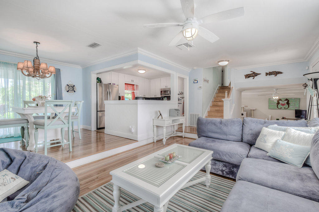 22 Teach Road Palm Beach Gardens, FL 33410 - Photo 6 of 23 Family Room
