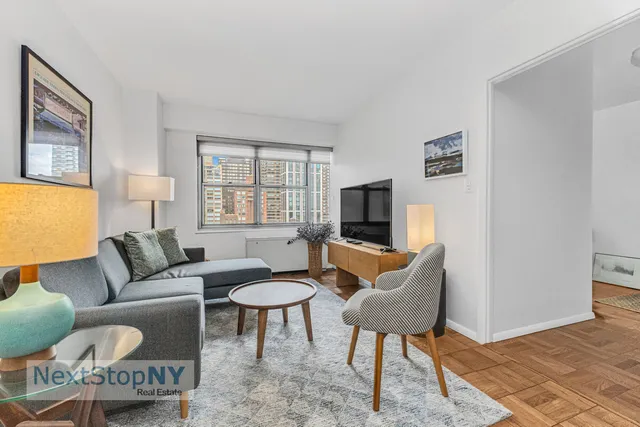 $599,000 | 400 East 56th Street, Unit 25K | Sutton Place