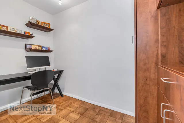 $599,000 | 400 East 56th Street, Unit 25K | Sutton Place