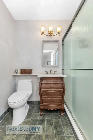 $599,000 | 400 East 56th Street, Unit 25K | Sutton Place