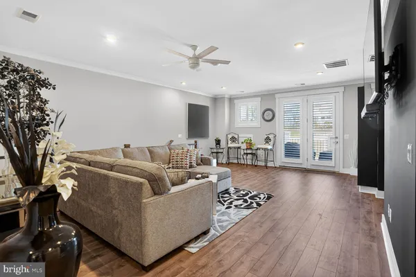 $755,000 | 25612 Preston Park Terrace, Chantilly, VA 20152